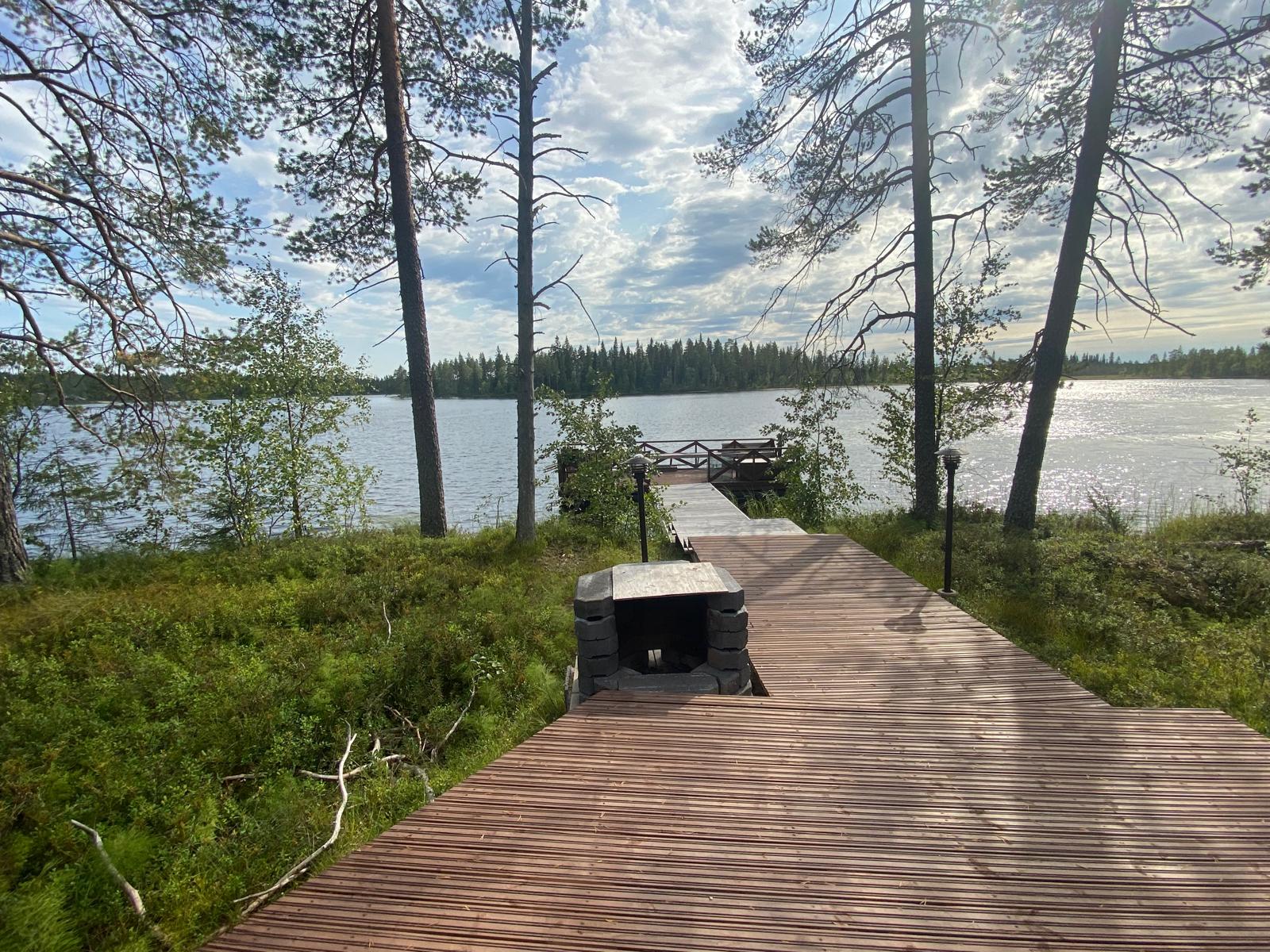 Mökki Tikka : une maison privée au bord du lac en Laponie
